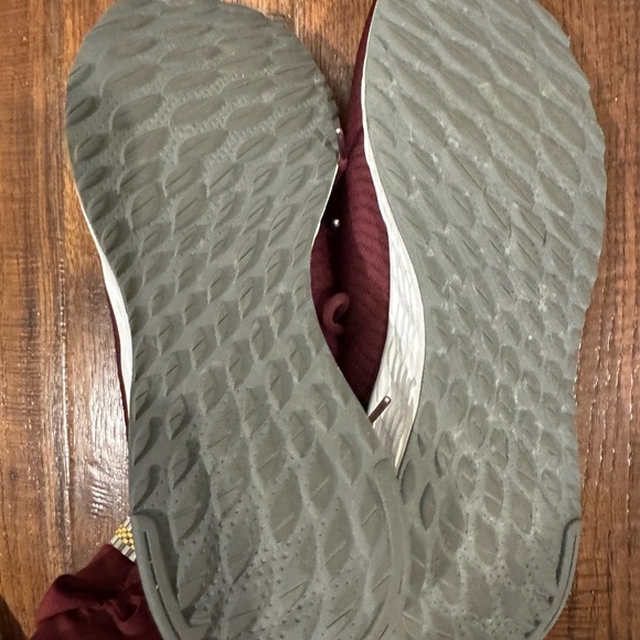 New Balance Men's Maroon Sneakers - Picture 6 of 6